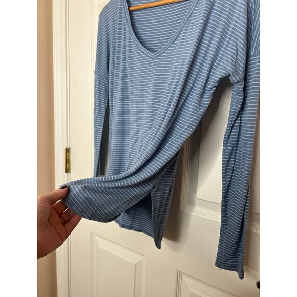 Mudd Women's Y2K Gray Blue Striped Long Sleeve Shirt Side Slit Size Small - Picture 4 of 9